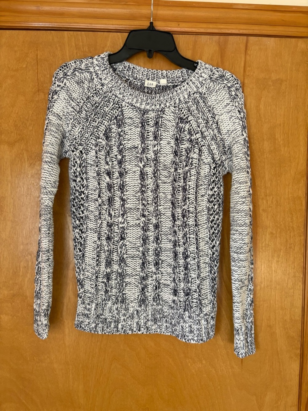 GAP White & Black Knit Sweater